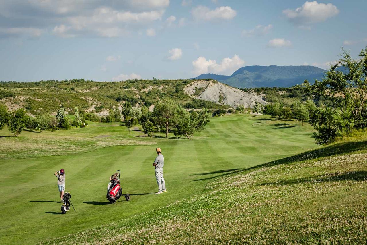 ​Exe Las Margas Golf Latas Buitenkant foto