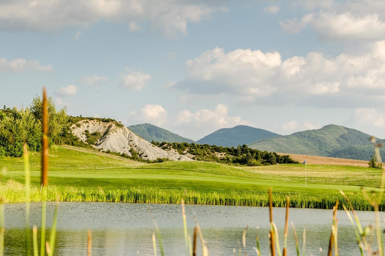 ​Exe Las Margas Golf Latas Buitenkant foto